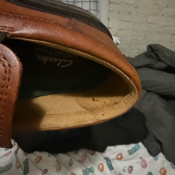 Clarks Men\'s Tan Leather Loafers size 9 main image 4